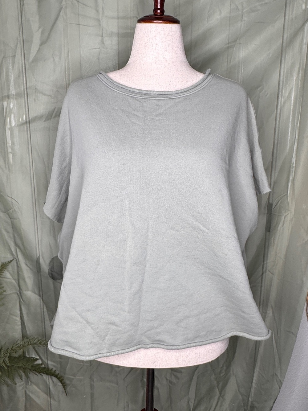 Frank & Eileen Light Gray Boxy Short Sleeve Top